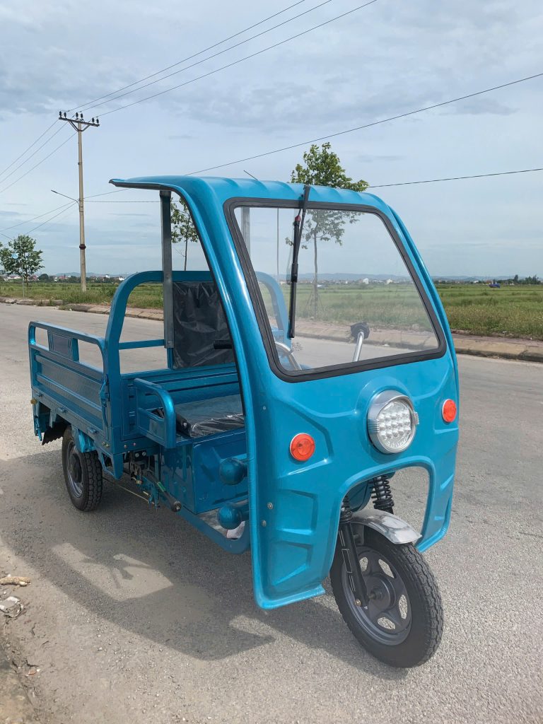 Xe ba bánh điện mái che 1.6m chở hàng tại Việt Nam