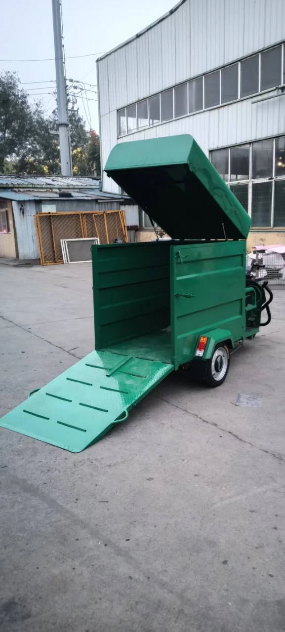 Nắp trên mở lên và tấm dốc phía sau hạ xuống để tiếp cận khoang chở thùng. Ảnh thực tế do MINGMA cung cấp.