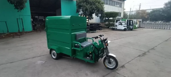 Xe điện chở thùng rác 660L MINGMA với khoang che kín, góc nhìn phía trước. Ảnh thực tế do MINGMA cung cấp.